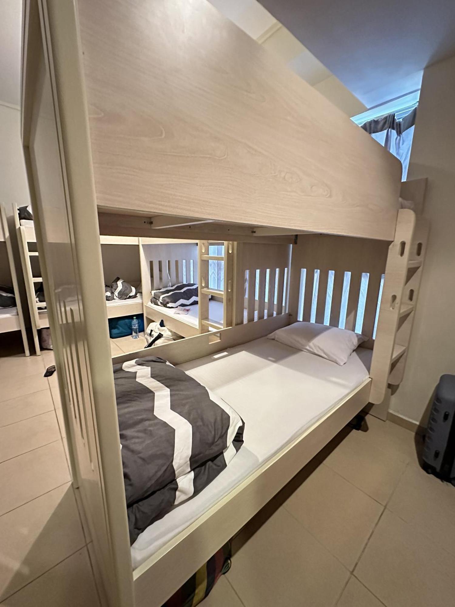 Bollywood Beach Hostel Dubaj Kültér fotó